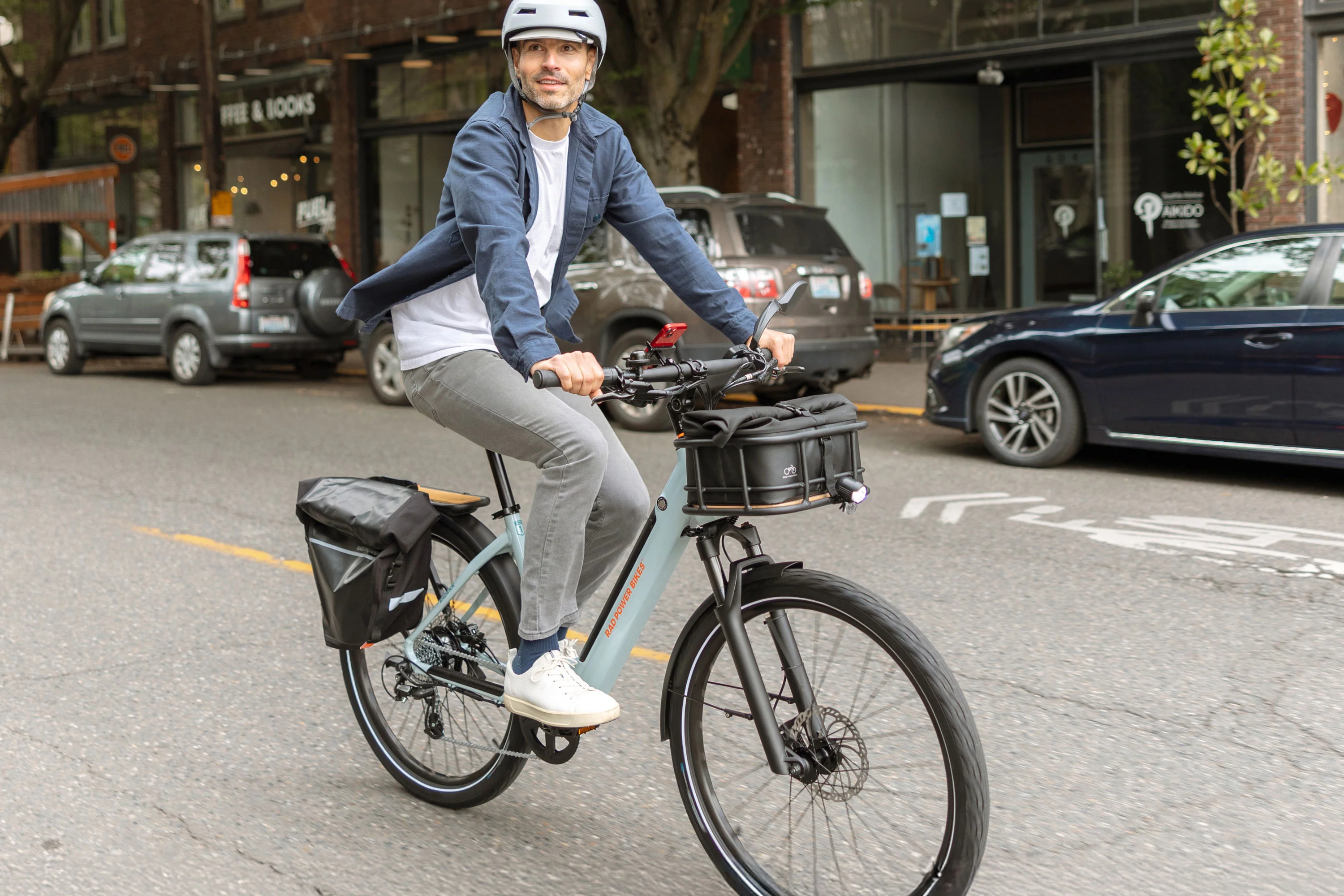RadKickTM 7-Speed Electric Lightweight Bike - Image 10