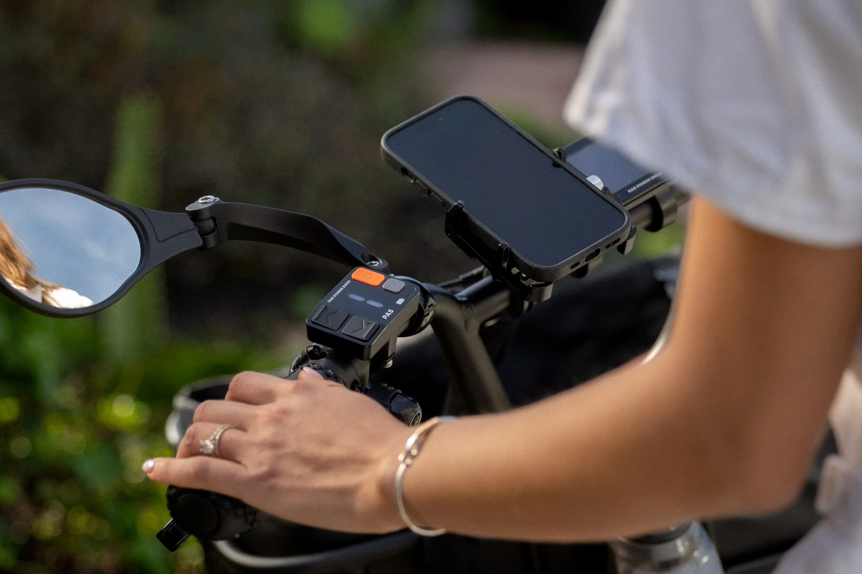 GUB PRO-3 Phone Mount - Image 6