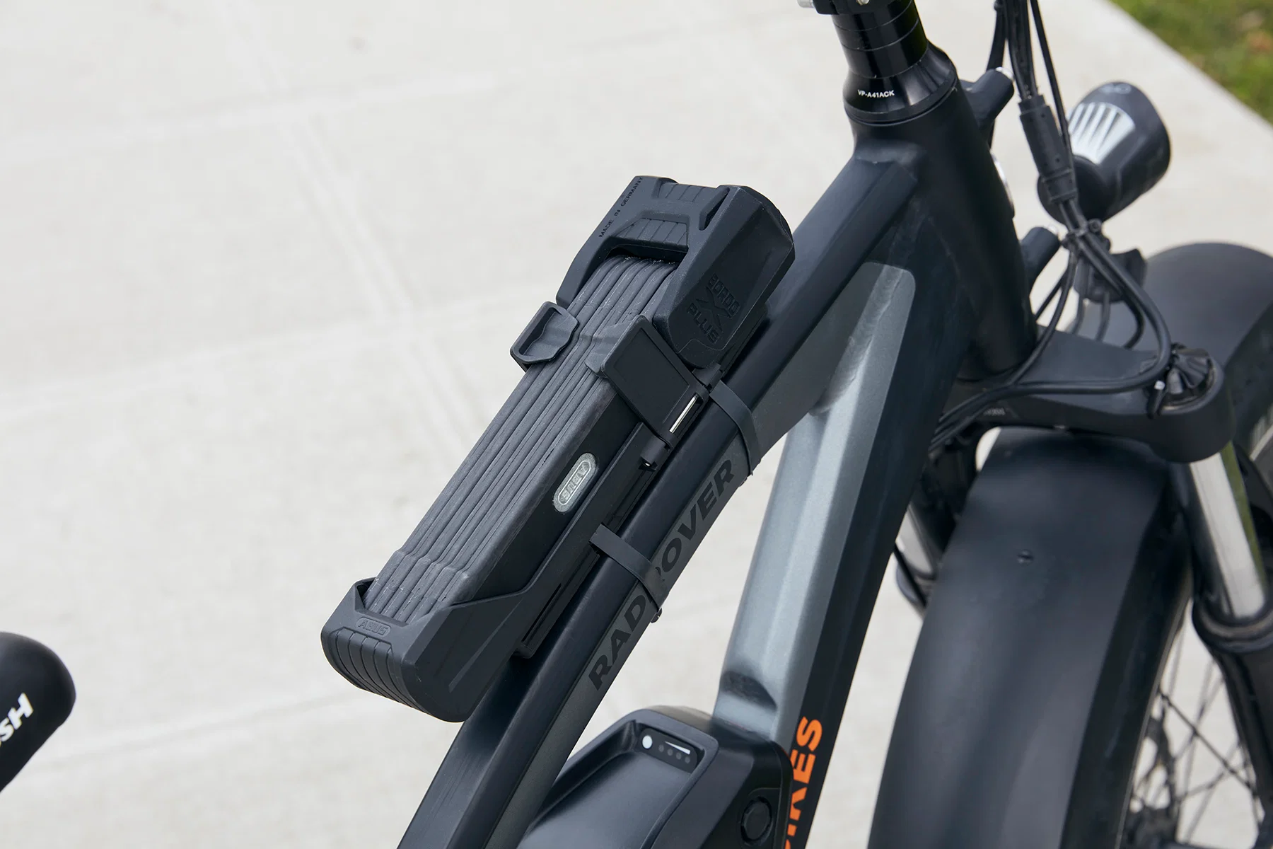 ABUS Bordo Granit X-Plus 6500 Folding Lock - 85cm - Image 2